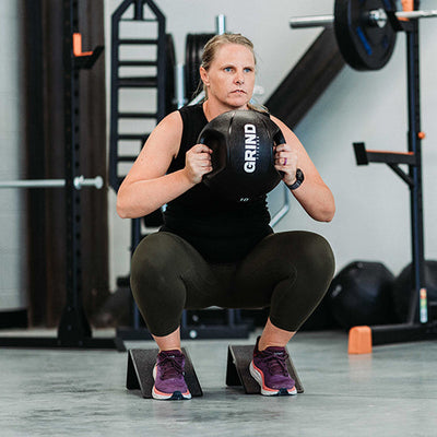 Dual-Grip Medicine Balls